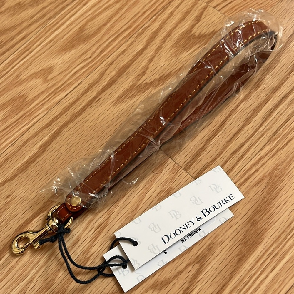 Last New. D & B Wristle (brown)